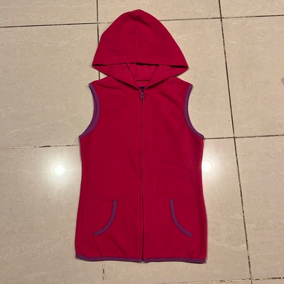 4/$20 Girl’s L zip up Sweater Vest - Picture 1 of 5